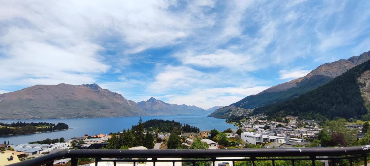 Spacious Home With Awesome Lake Views Queenstown Buitenkant foto