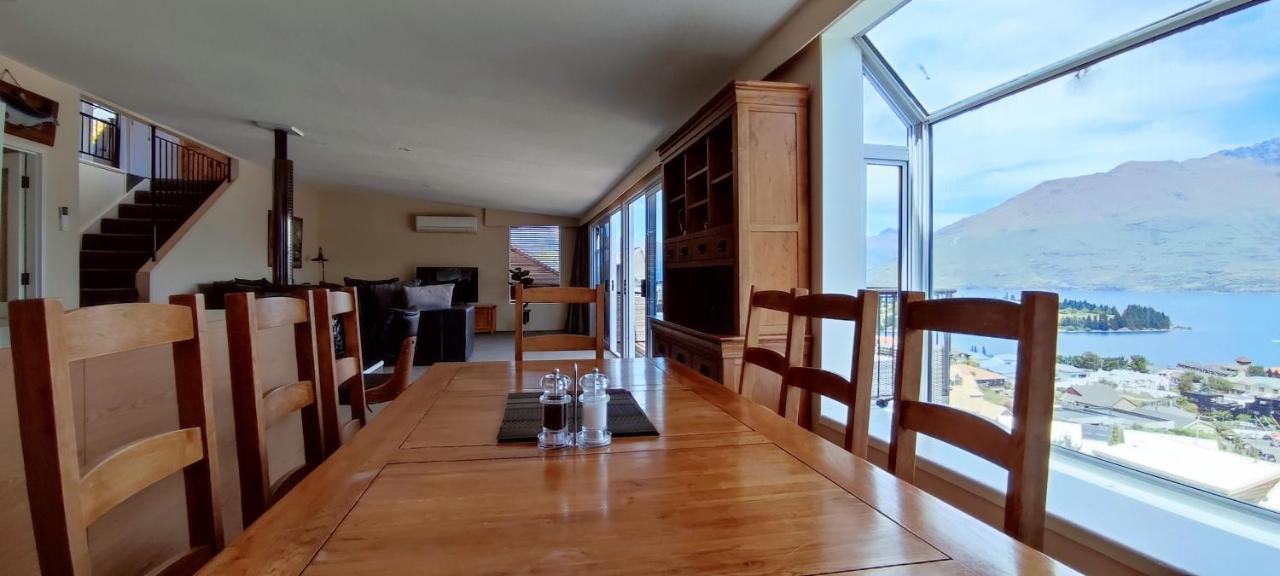 Spacious Home With Awesome Lake Views Queenstown Buitenkant foto