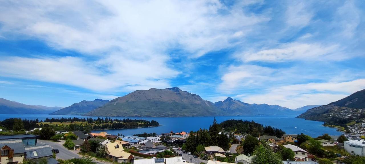 Spacious Home With Awesome Lake Views Queenstown Buitenkant foto