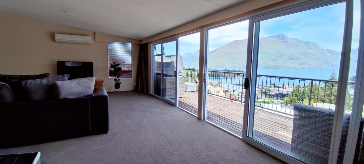 Spacious Home With Awesome Lake Views Queenstown Buitenkant foto