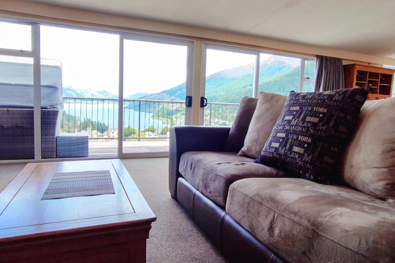 Spacious Home With Awesome Lake Views Queenstown Buitenkant foto