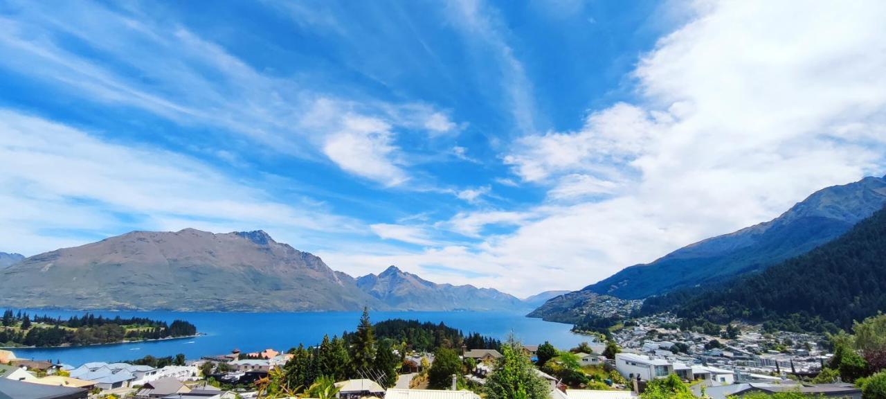 Spacious Home With Awesome Lake Views Queenstown Buitenkant foto