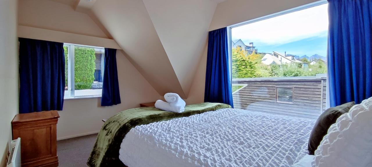 Spacious Home With Awesome Lake Views Queenstown Buitenkant foto