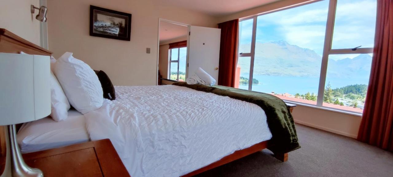 Spacious Home With Awesome Lake Views Queenstown Buitenkant foto