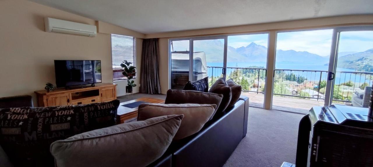 Spacious Home With Awesome Lake Views Queenstown Buitenkant foto