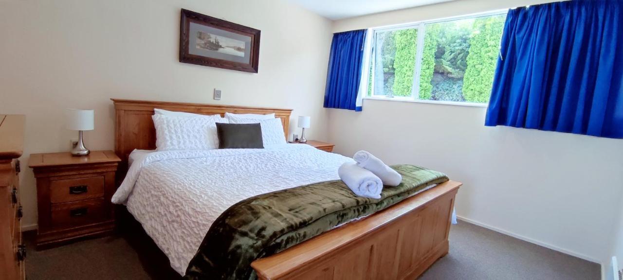 Spacious Home With Awesome Lake Views Queenstown Buitenkant foto